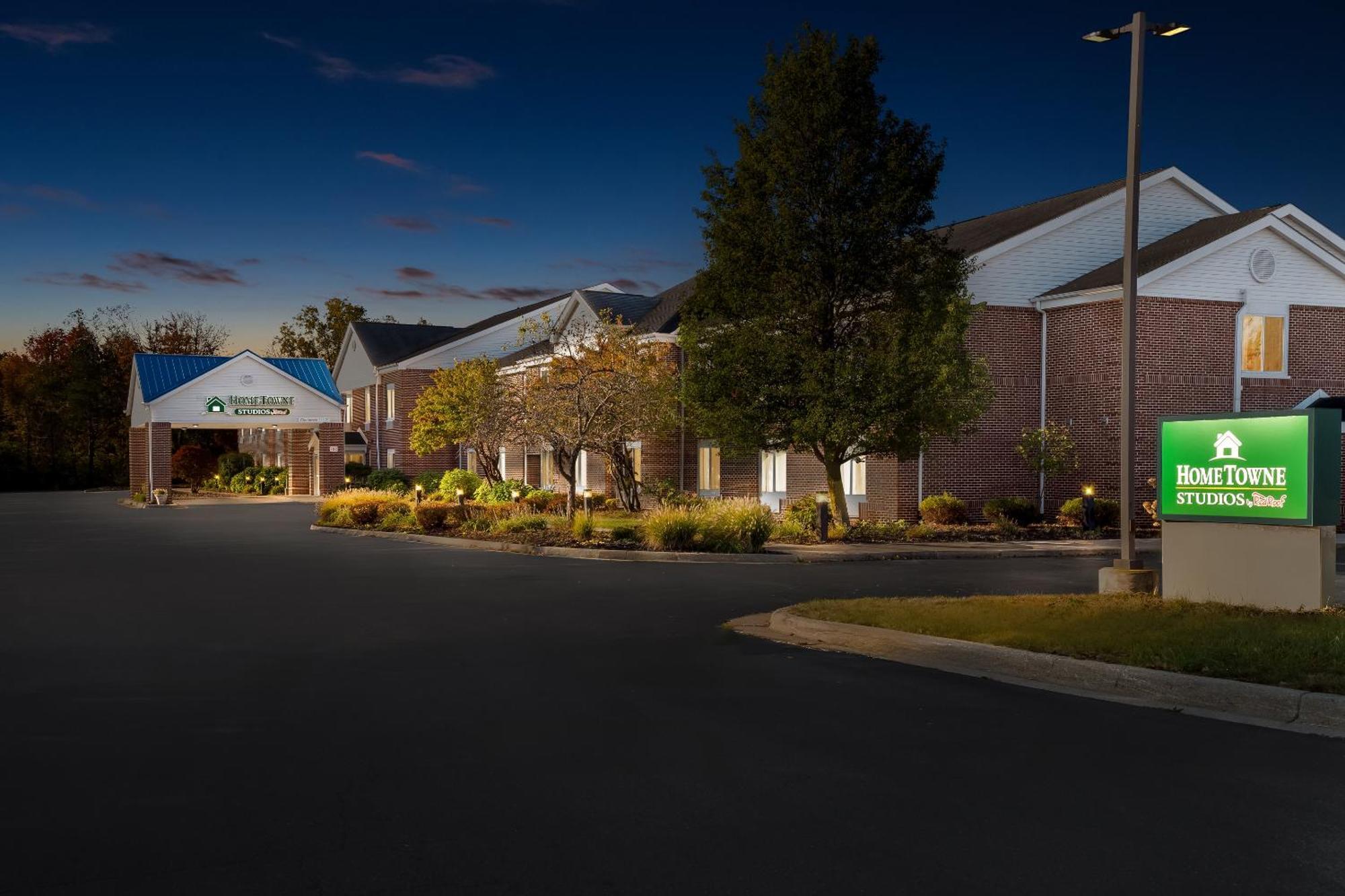 Hometowne Studios By Red Roof East Lansing - Okemos Luaran gambar
